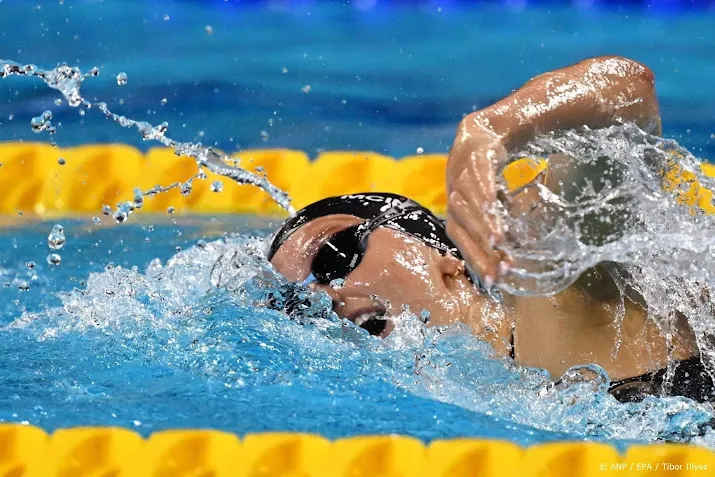 Canadese McIntosh zwemt ook wereldrecord op 200 meter wisselslag