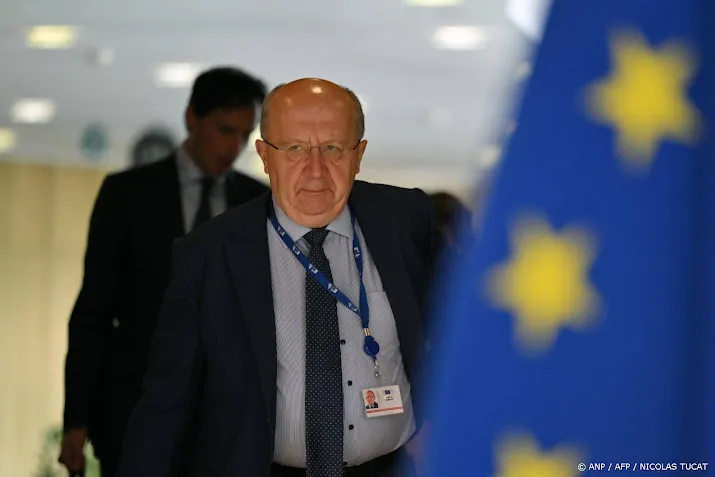 Eurocommissaris Defensie: papierwerk staat paraatheid in de weg 