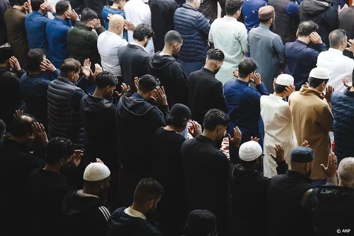 Moskeeën tegen overheden: praat mét in plaats van óver ons