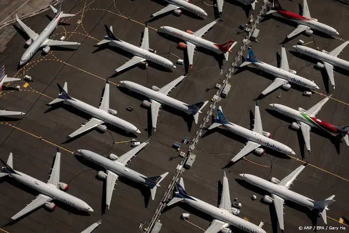 Alle vluchten luchthaven Ahmedabad gestaakt na vliegtuigongeluk.