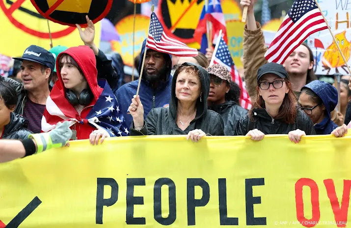 Beroemdheden protesteren tegen president Donald Trump