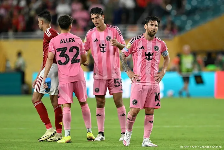Messi en Suárez openen WK voor clubs met doelpuntloos gelijkspel 