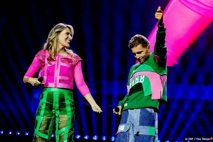 Freek feliciteert 'dappere' jarige Suzan na emotionele weken
