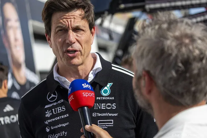 Mercedes-baas Wolff laakt 'kinderachtig' protest Red Bull 