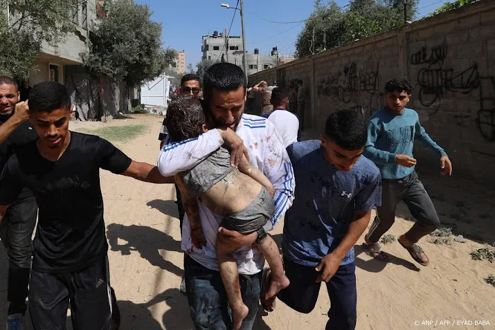 Tientallen schrijvers nemen afstand van KKR om 'genocide in Gaza'