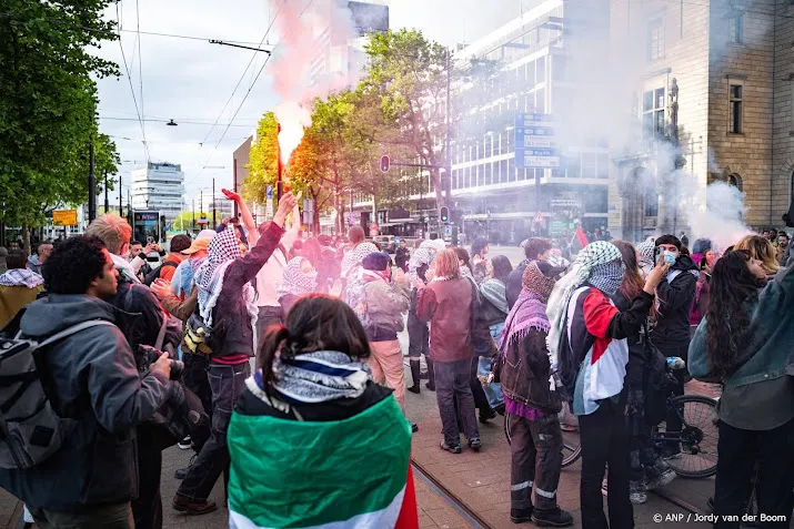 Blokkade goederenspoor haven Rotterdam door actiegroep