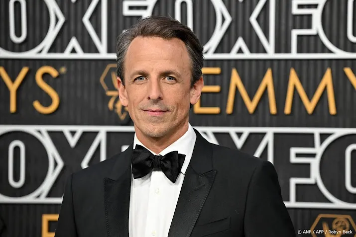 Seth Meyers vindt dat geen enkele president Nobelprijs verdient 