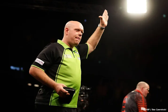 Darter Van Gerwen wint overtuigend bij rentree na relatiebreuk