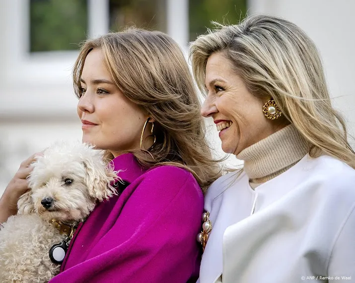 Máxima en Ariane naar eerste EK-wedstrijd Oranjeleeuwinnen