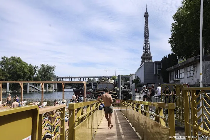 Zwemgebieden in de Seine in Parijs weer dicht door regen