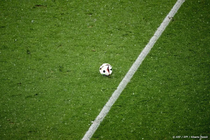 Nieuw kunstgras tegen hittestress sporters Amsterdam en Haarlem
