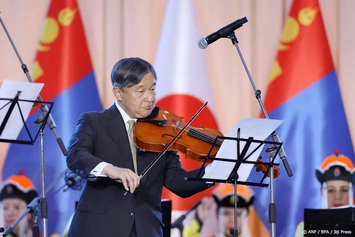 Naruhito speelt viool tijdens staatsbanket in Mongolië