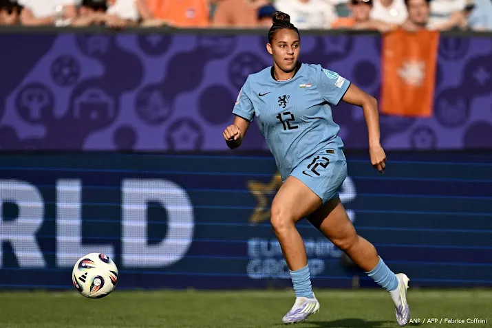 Grant vervangt Van de Donk bij Oranjevrouwen tegen Engeland