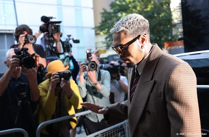 Chris Brown gearriveerd bij rechtbank voor tweede hoorzitting