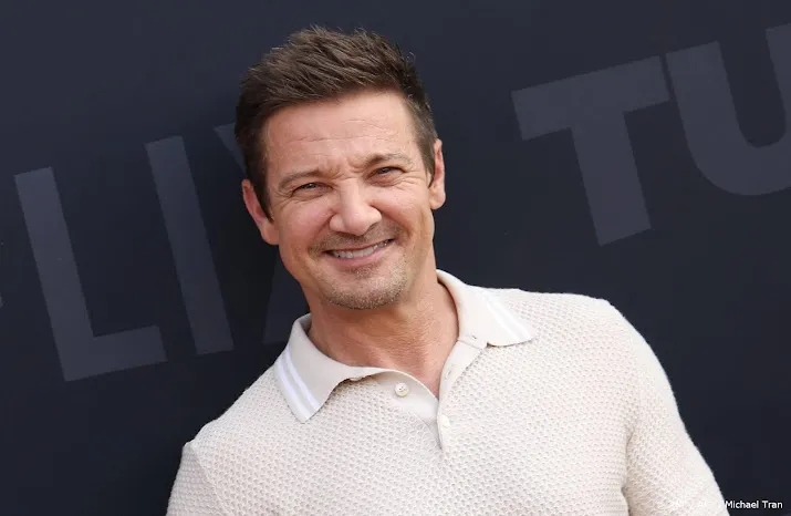 Jeremy Renner heeft last van tanden na ongeluk