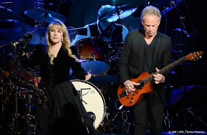 Stevie Nicks en Lindsey Buckingham hinten op reünie