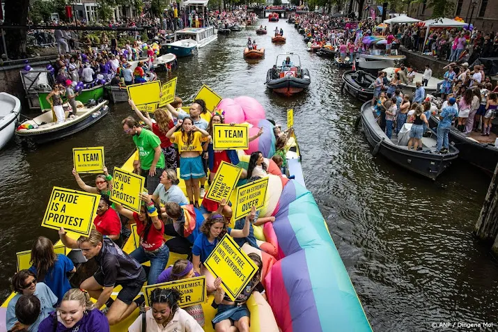 Aanhoudingen in Amsterdam bij protest tijdens Canal Parade