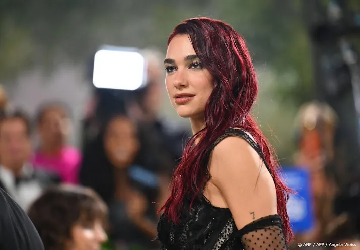 Dua Lipa krijgt Kosovaarse nationaliteit: en daarna flink gefeest