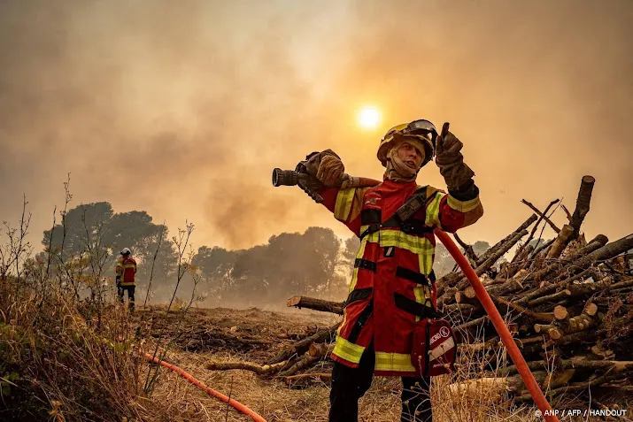 Brandweerlieden nog altijd bezig met grote Franse bosbrand