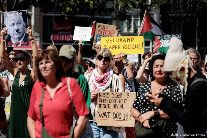 Enkele honderden pro-Palestijnse activisten in centrum Amsterdam