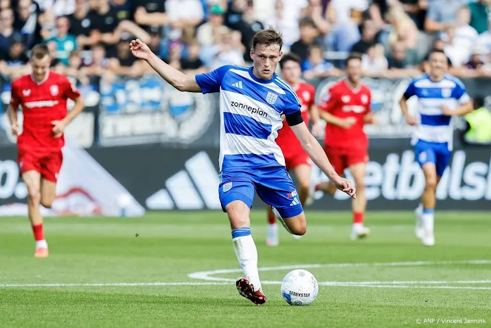 Oosting schiet PEC Zwolle langs FC Twente van zijn vader