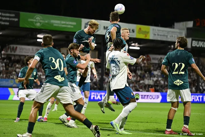 Kostons leidt PEC Zwolle naar uitzege op Telstar 