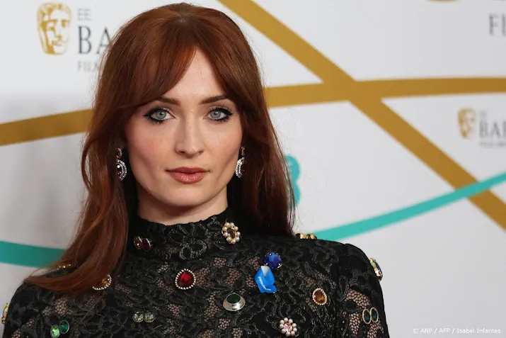 Sophie Turner moest kokhalzen door kusscène met Kit Harington