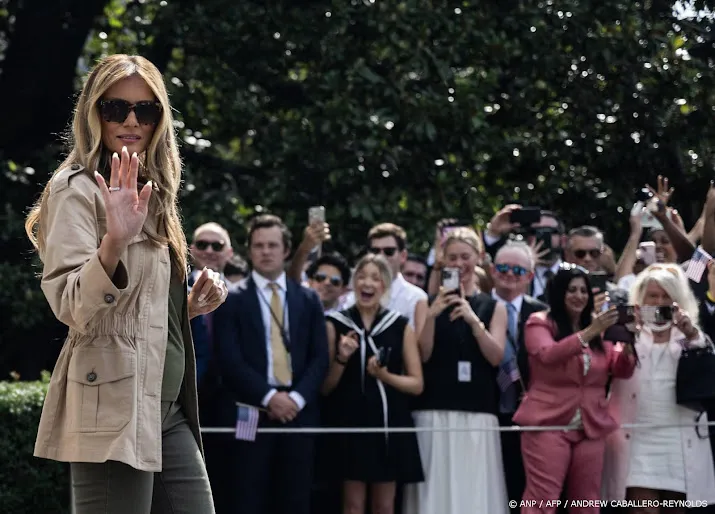 Zelensky bezorgt brief van zijn vrouw voor 'bondgenoot' Melania