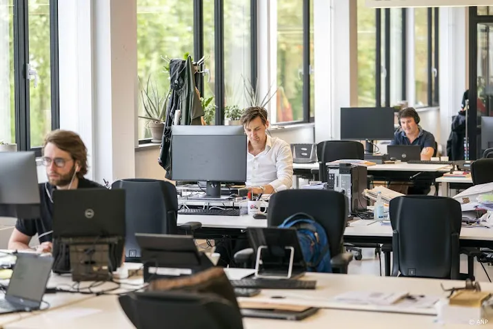 Werknemers blijven stug zitten, ondanks aansporingen tot beweging