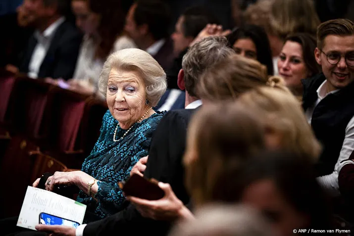Beatrix woont concert European Union Youth Orchestra bij