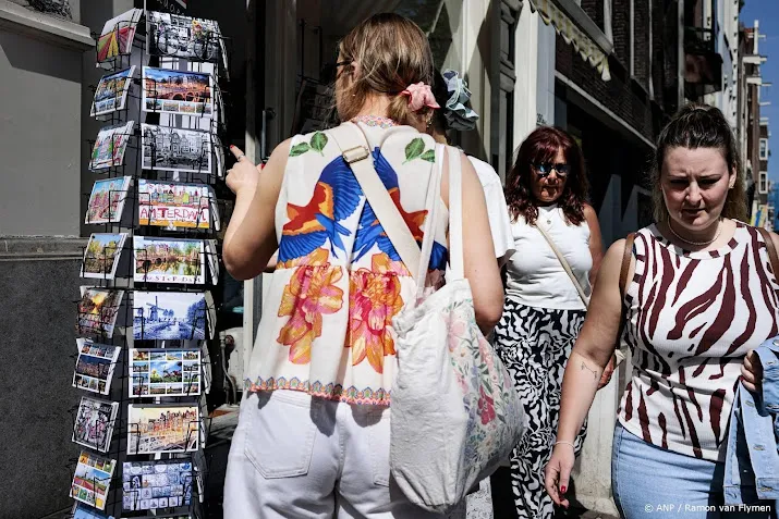Consumenten net zo negatief in augustus als in juli