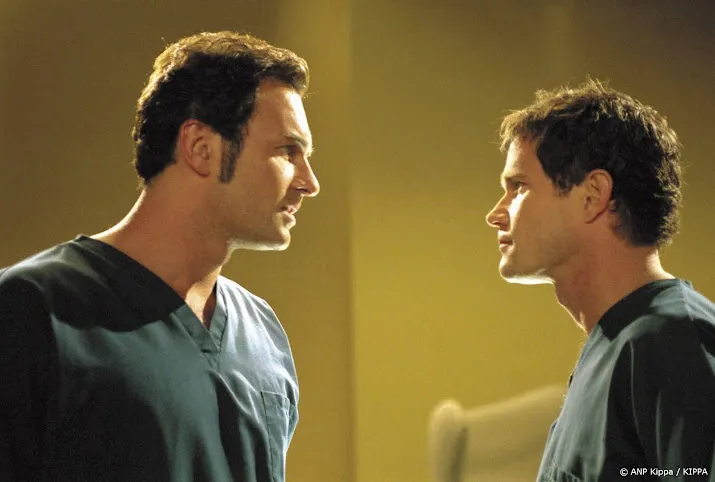 Nip/Tuck acteur Dylan Walsh betrokken bij auto-ongeluk.