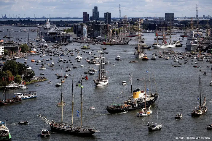 Eerste SAIL-schepen vertrokken uit Amsterdam