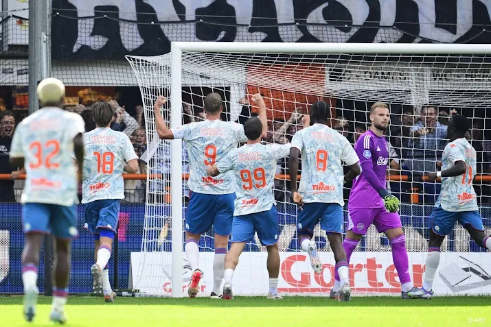 Veerman: randje zestien meter, dus rossen die bal 