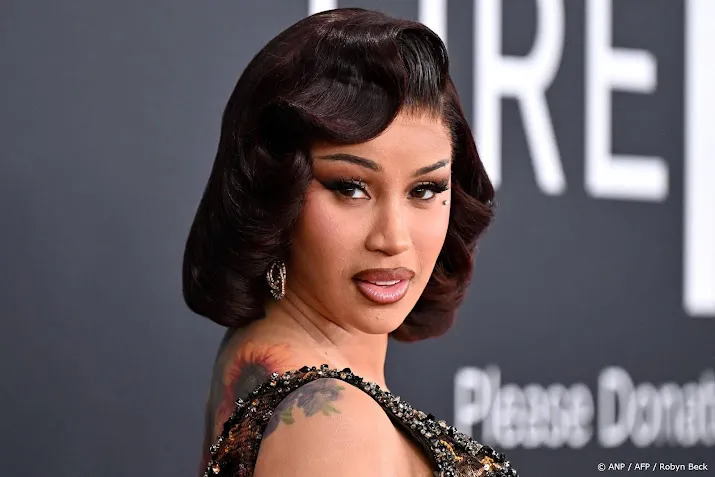 Cardi B komt met 'rechtbankeditie' van nieuw album 