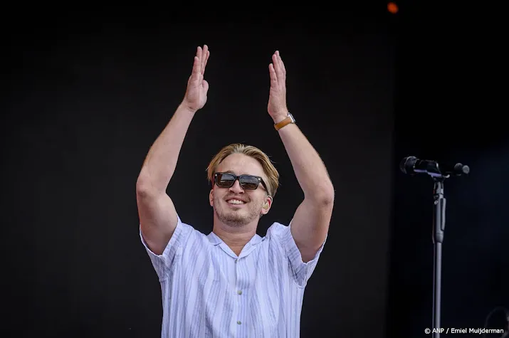 Snelle en verloofde plannen huwelijk in eigen tempo