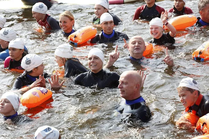 1411 deelnemers zetten wereldrecord watertrappelen neer