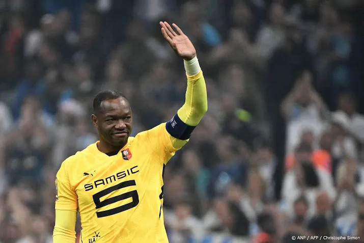 Franse doelman Mandanda (40) beëindigt loopbaan