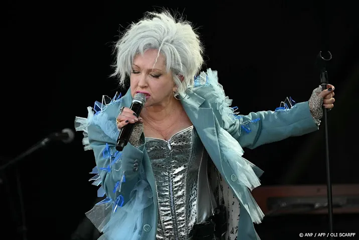 Cyndi Lauper en Earth, Wind & Fire geëerd met Grammy-special