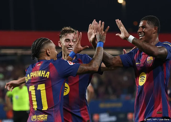 FC Barcelona rolt Valencia op in Johan Cruijff-stadion