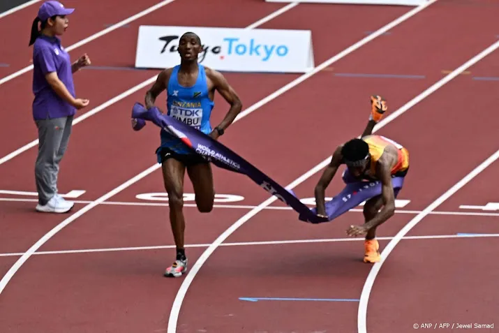Tanzaniaan Simbu verovert wereldtitel marathon op de finishlijn