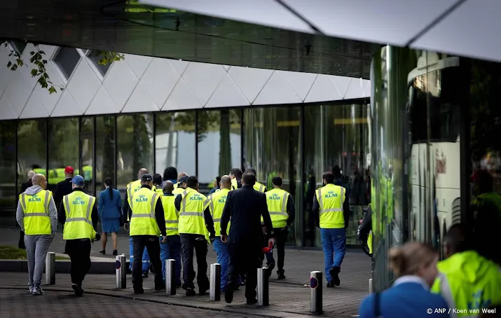 KLM schrapt weer tientallen vluchten op dag actie grondpersoneel
