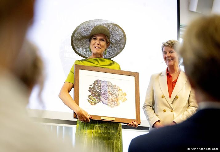 Máxima bezoekt laboratoria van Hersenbank