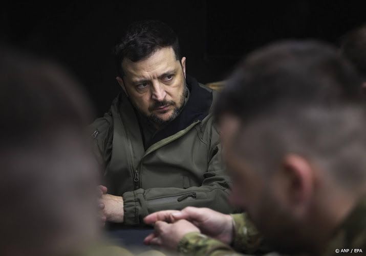 Zelensky bezoekt frontlinie bij Donetsk