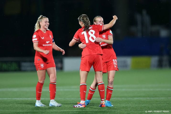 Voetbalsters FC Twente overtuigend naar Champions League