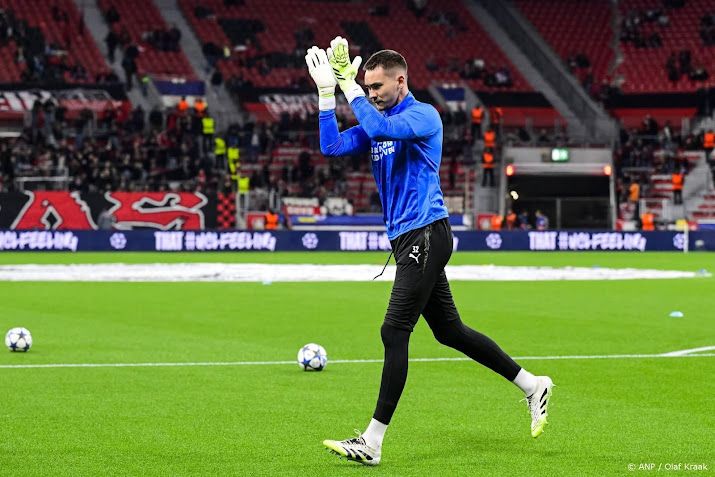 PSV begint uitwedstrijd tegen Leverkusen met Til als spits