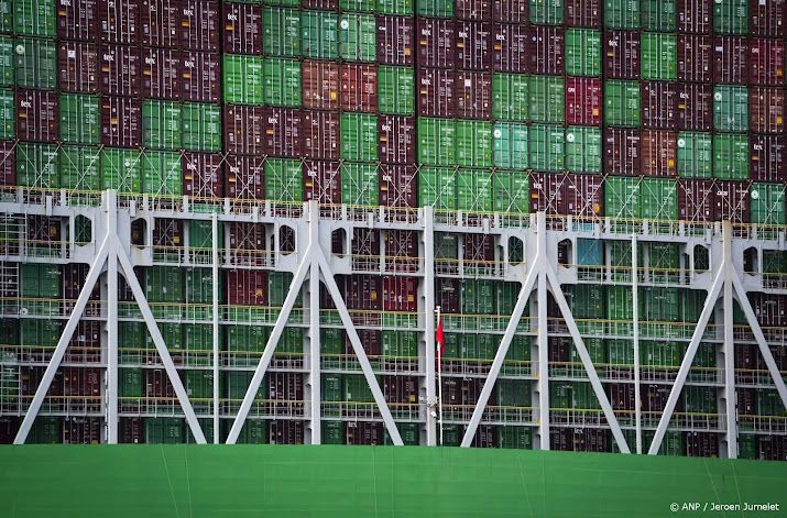 Staking in haven Rotterdam komt op slecht moment, zegt econoom