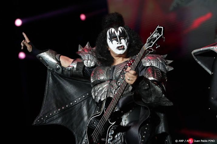 Gene Simmons maakt het goed na auto-ongeluk.