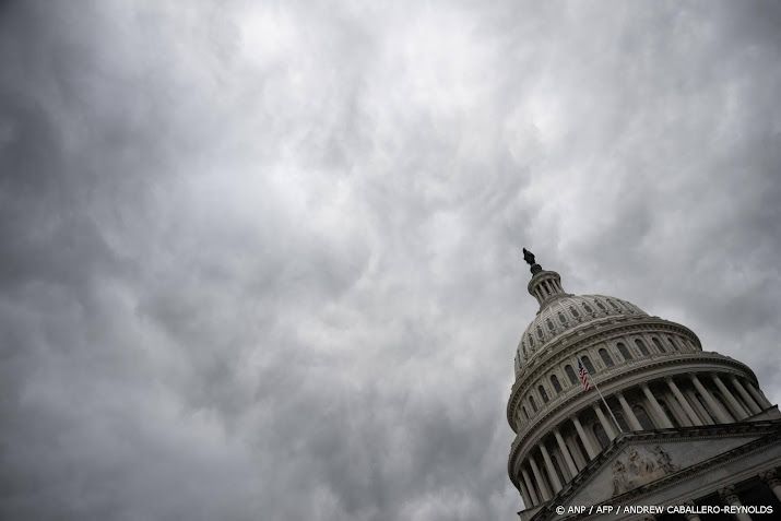 Eerste ontslagen tijdens shutdown, Democraten onder druk