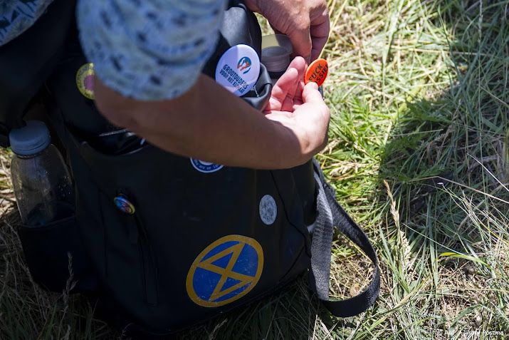 Afsluitdijk weer vrij na actie XR, een persoon aangehouden